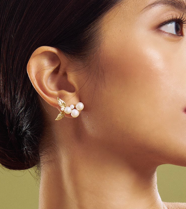 Ara Earrings in Pearl