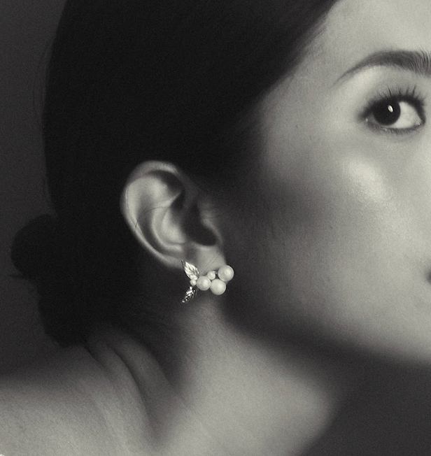 Ara Earrings in Pearl