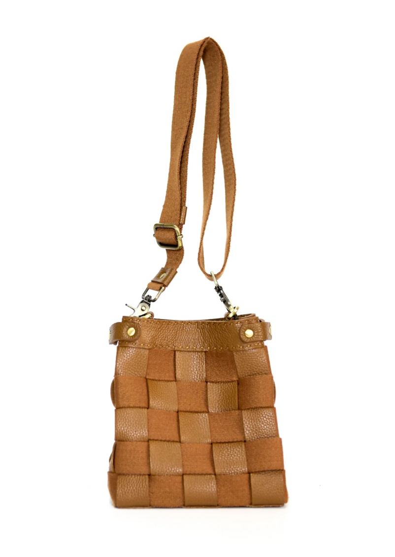 Supot in Tan