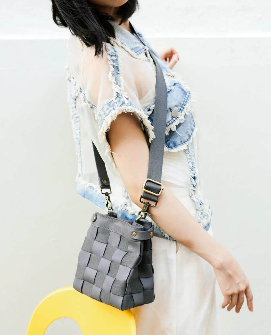 Supot in Gray