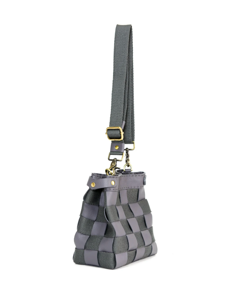 Supot in Gray
