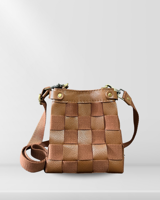 Supot in Tan