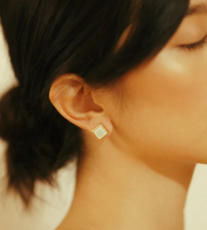 Quad Stud in Mother of Pearl