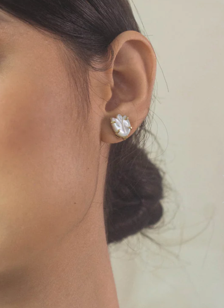 Ray Stud in Mother of Pearl